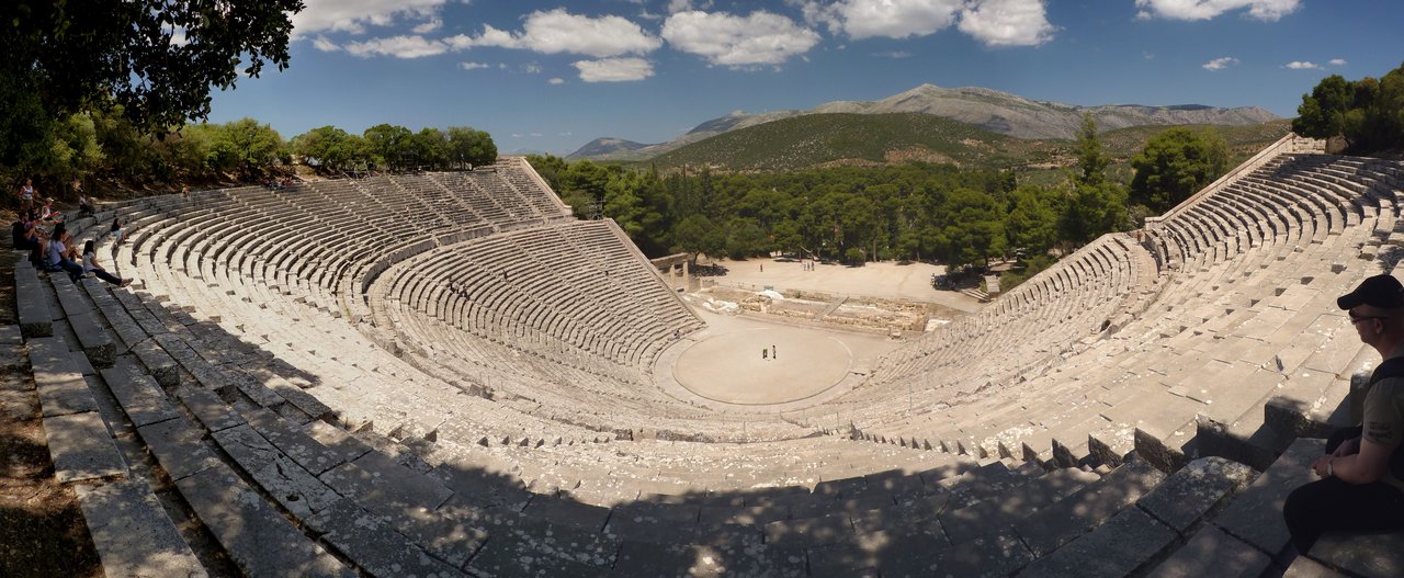 Epidaurus-Theater-03.jpg