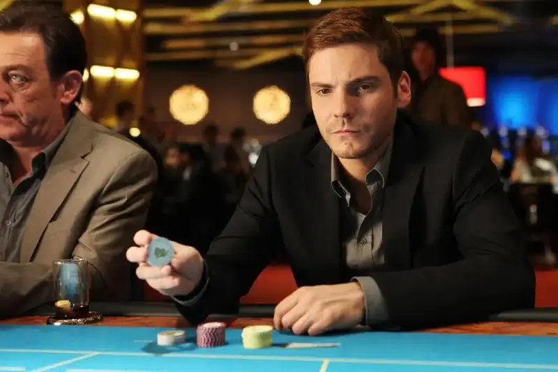 DETRÁS DE CÁMARAS: CÓMO SE RECREAN LOS CASINOS EN LAS PELÍCULAS DETRÁS DE CÁMARAS: CÓMO SE RECREAN LOS CASINOS EN LAS PELÍCULAS