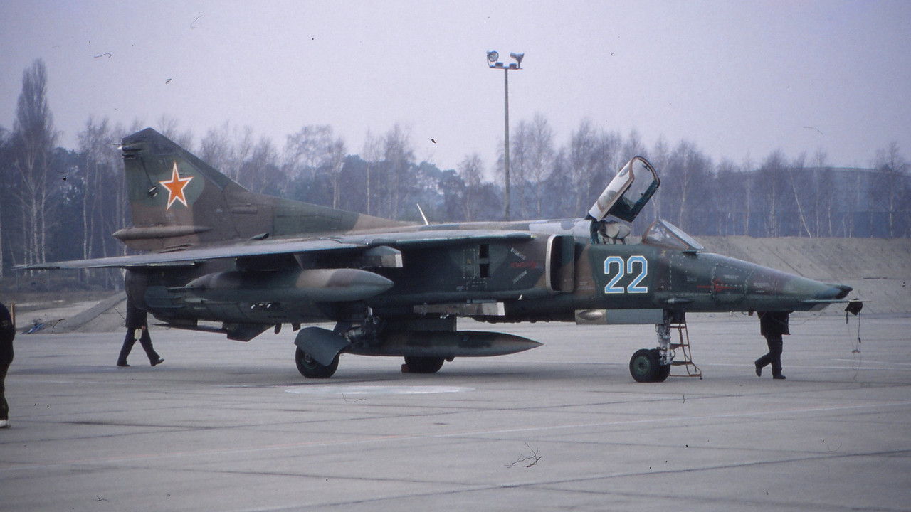 559 APIB Mig-27K 22 Blue_76802643381_2