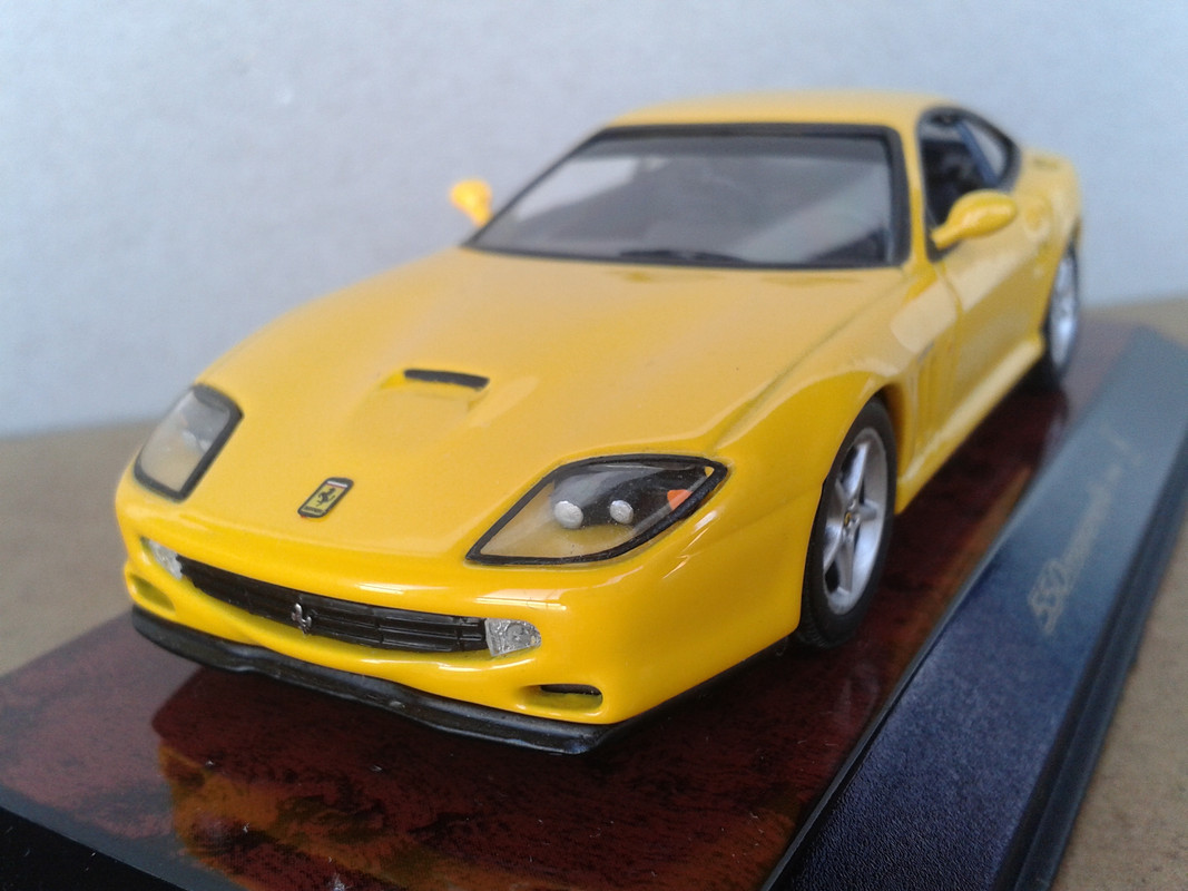 1996 Ferrari 550 Maranello (Minichamps) (11)
