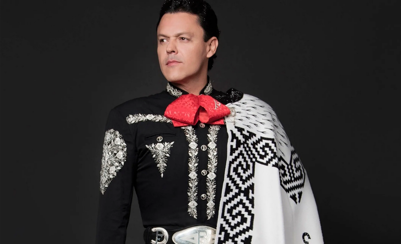 Se burlan de Pedro Fernández en redes por su nuevo rostro, ¿qué le pasó?