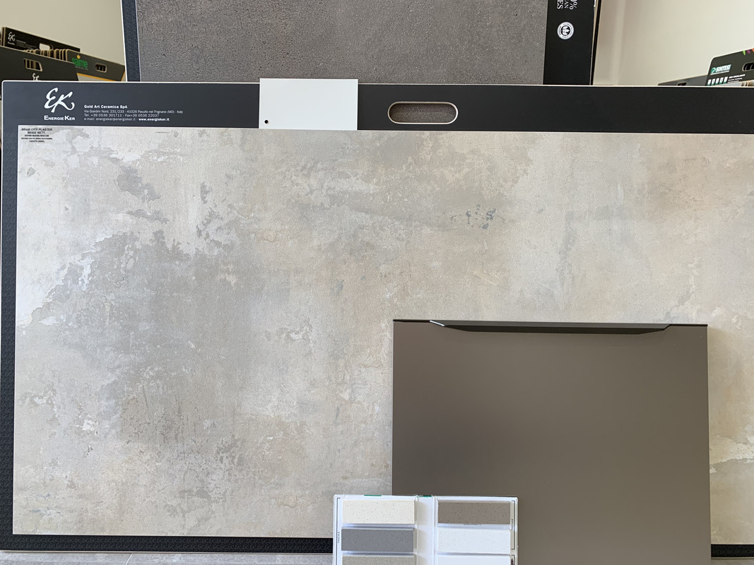 CCACEDDF-52AA-447F-9AEB-7BFCAABE994B