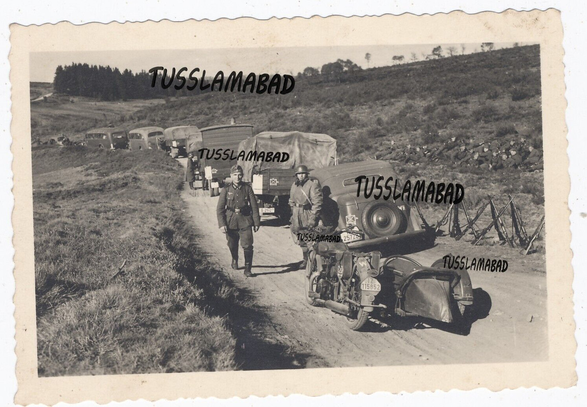 Vor Elsenborn Belgien Wallonien Soldaten Motorrad Krad Straße Foto 2 WK