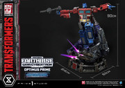 PMTF-05-Optimus-Prime-Transformers-War-For-Cybertron-Ultimate-04