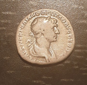 Denario de Trajano. P M TR P COS VI P P S P Q R. Virtus estante a dcha. Roma. Trajano-denario-2-1