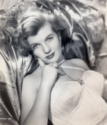 corinne-calvet-b11