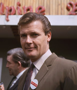 roger-moore-b48