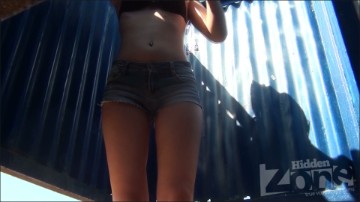 [Image: Voyeur355074300.jpg]