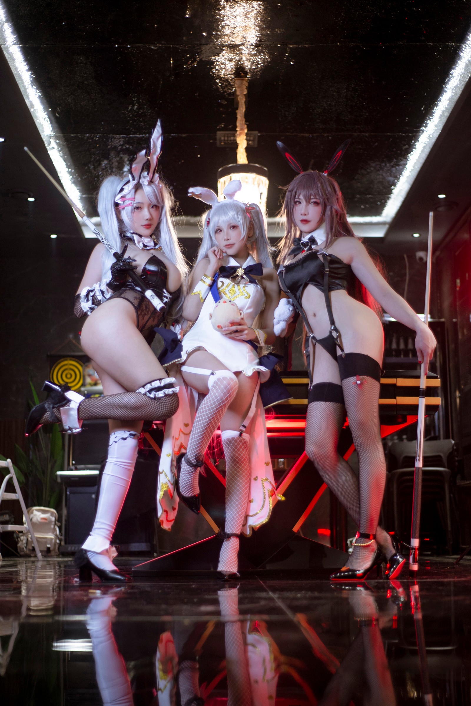 刺青Poi 阿布鲁奇公爵 荷官 Cosplay｜碧蓝航线 角色 写真图集【32P｜174MB】插图1