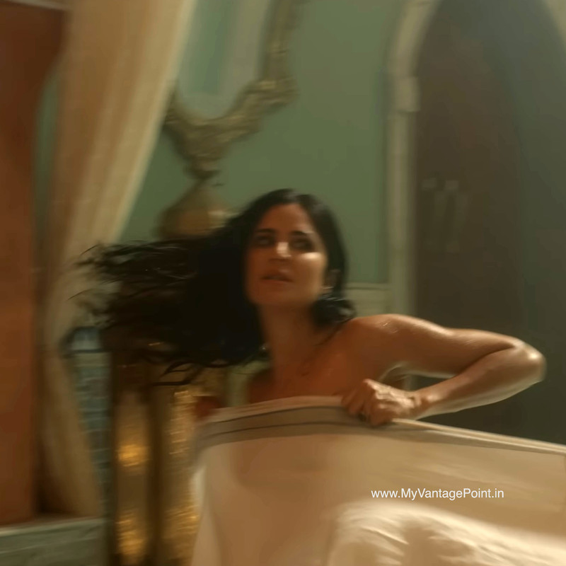 bollywood-actress-in-towel