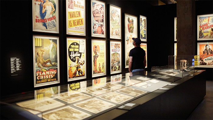 Ilustrasi pengunjung Academy Museum.