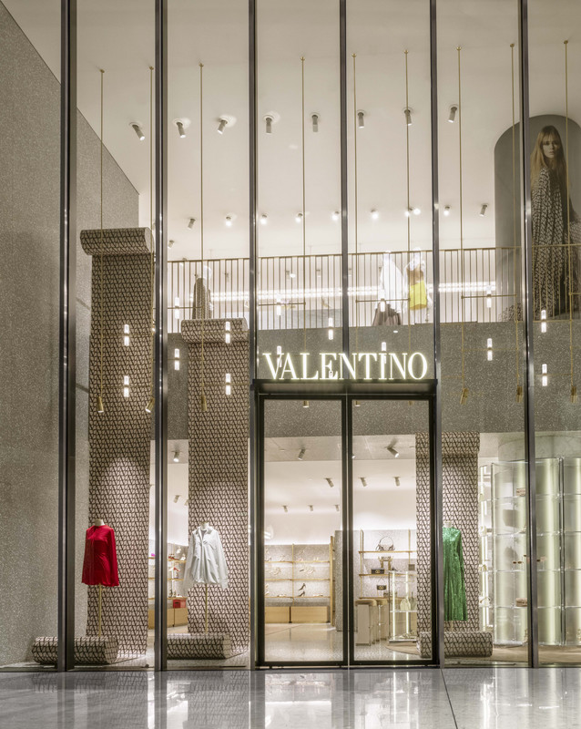 Valentino A Global Unboxing, 9 stylist interpretano la SS23 Valentino A Global Unboxing, 9 stylist interpretano la SS23