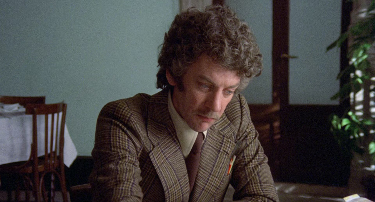 Don't Look Now (1973) Criterion (1080p BluRay x265 r00t)-4