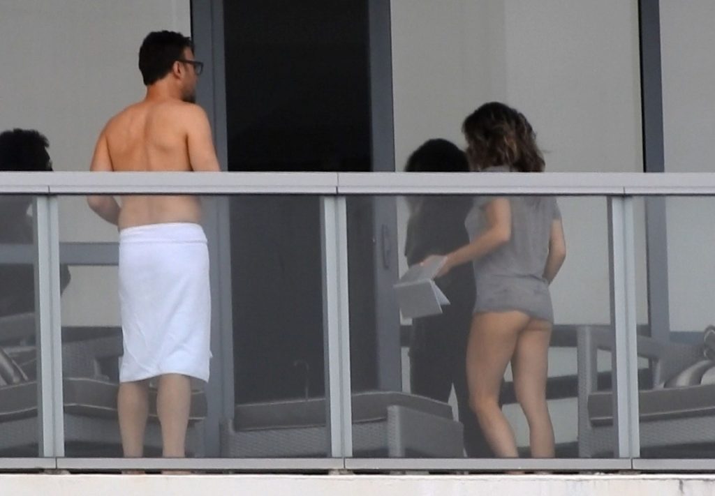 Jennifer-Barnet-upskirt-STARS-com-25