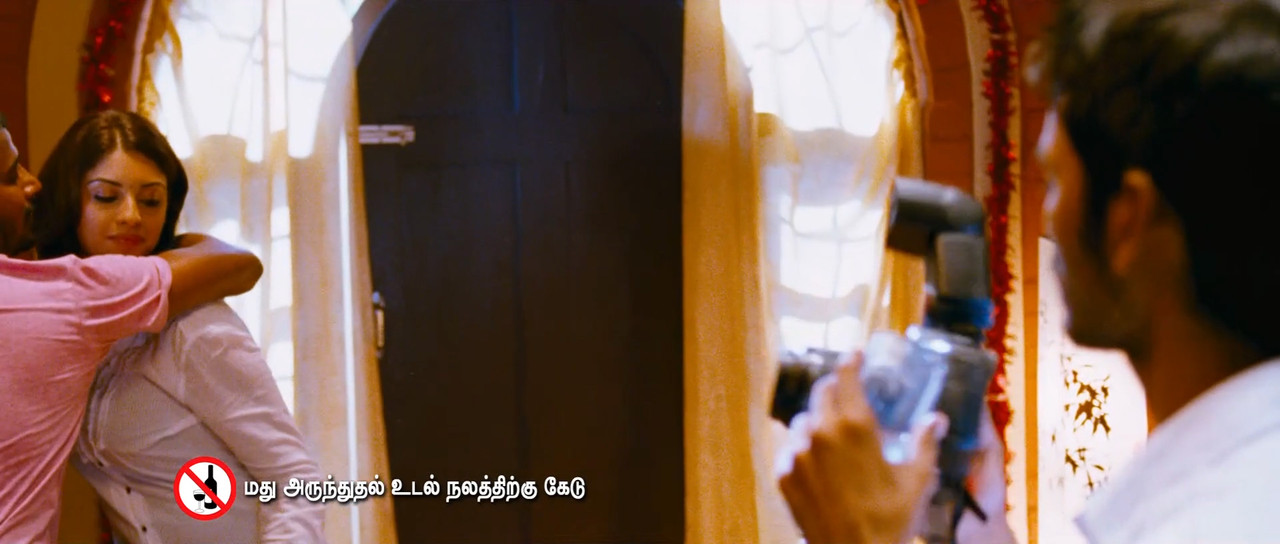 Mayakkam Enna (2011) Tamil - UnTouched True HD 1080p AVC x264 - 6.8GB.00_01_23_26.Still039