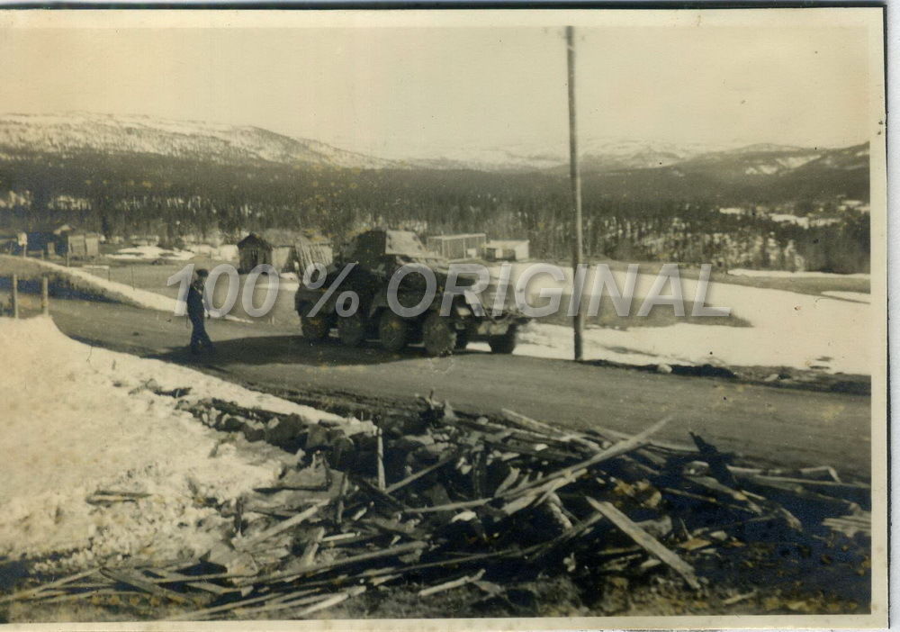 Foto Oslo Norwegen Soldaten SPW Straße nach Tron