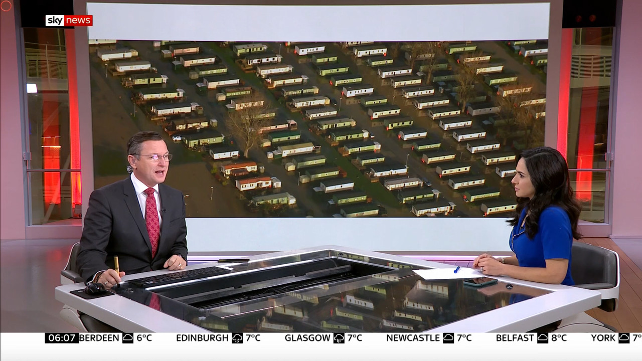 12.26 - 06.00.00 - Sky News @ Breakfast. Latest news headlines, compr....ts_snapshot_08.15.721