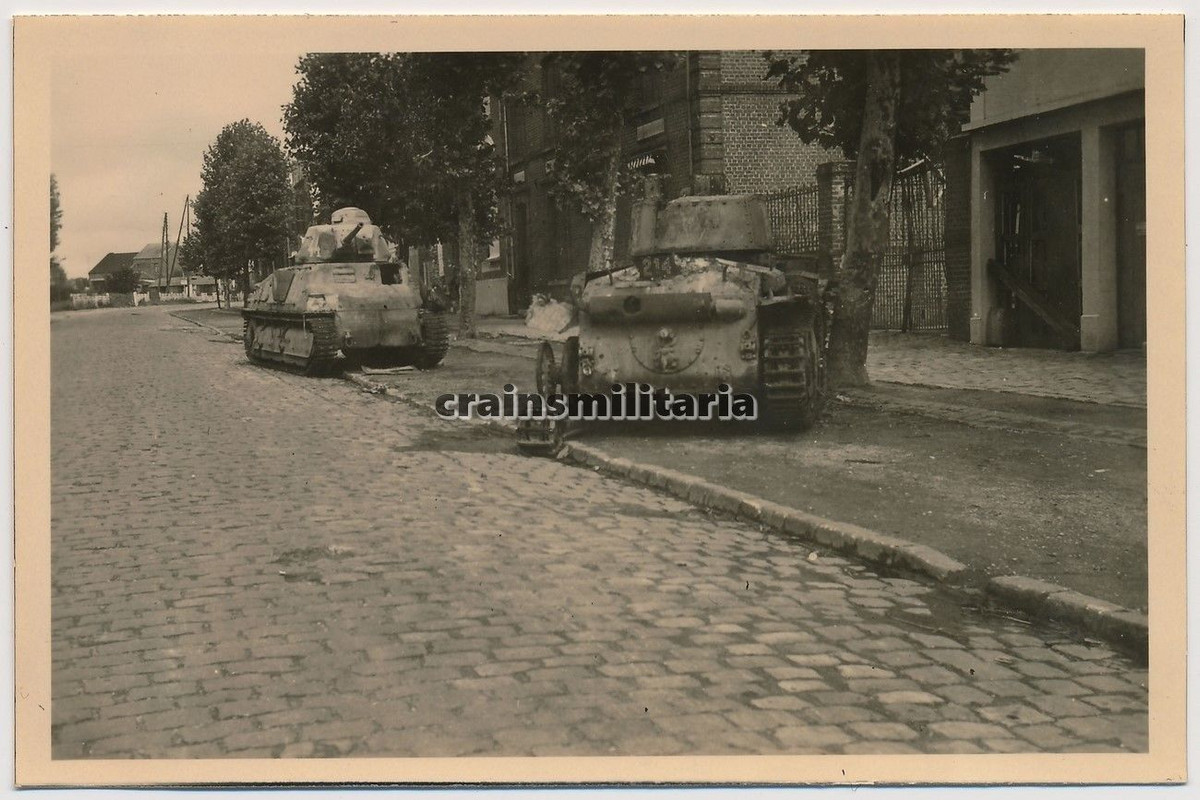 Orig. Foto Wrack Panzer 38 (t) und franz. Somua S-35 Tank Beute Frankreich -1940