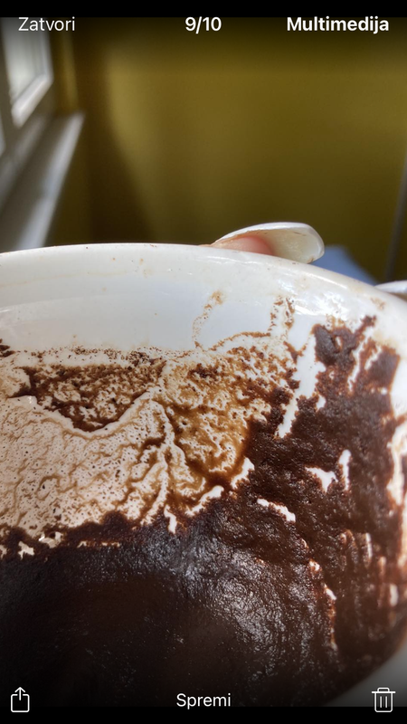 EADDF841-16E9-419B-8B7B-6427514A640D