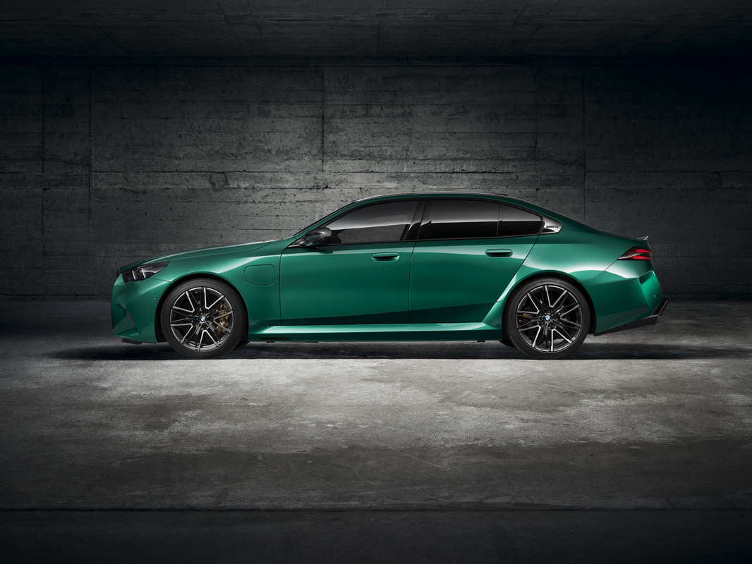 P90557398_highRes_the-all-new-bmw-m5-0