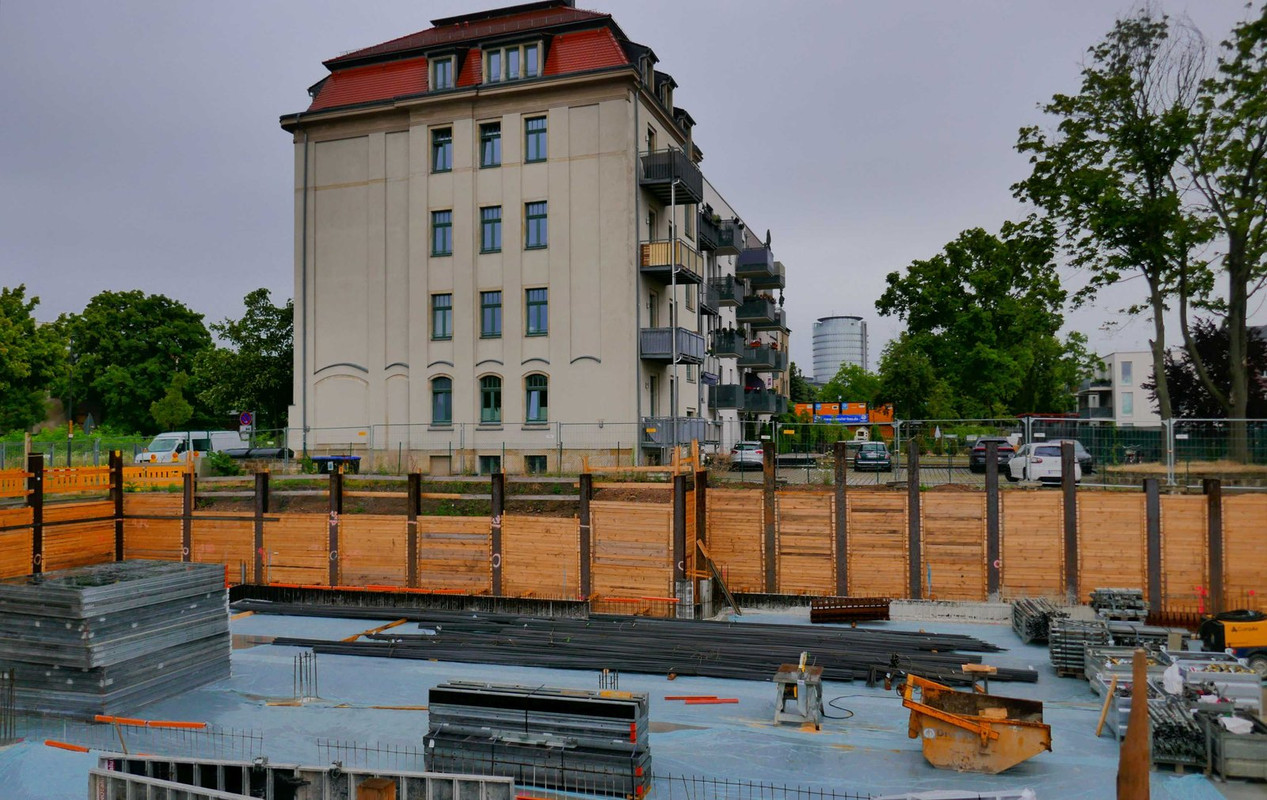 Bild: https://i.postimg.cc/PJBH3NFj/P1290683.jpg
