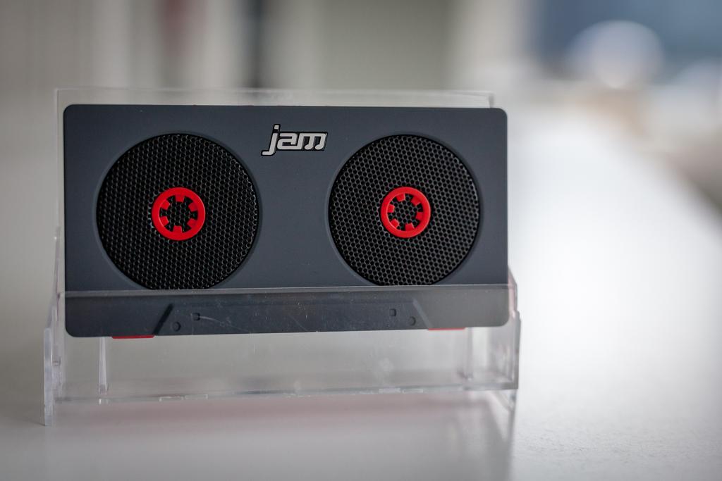 [Bild: JAM-Blutooth-Speaker-1-von-2.jpg]