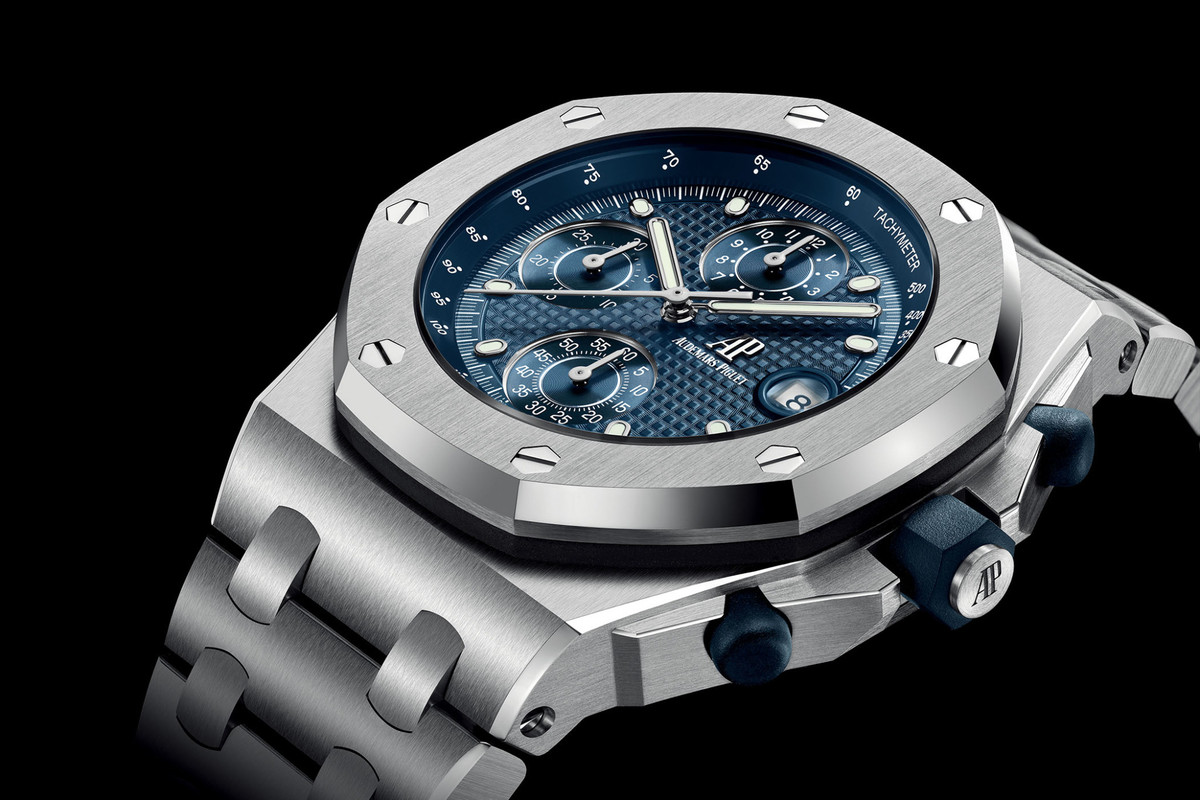 Audemars-Piguet-Royal-Oak-Offshore-Selfwinding-Chronograph-26238ST.OO_.2000ST.01-1-2048x1365