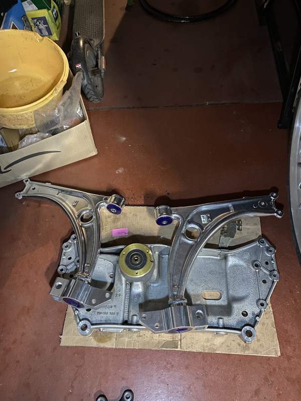 86B87DA8-594D-488E-99E0-1A5C8BD8E354