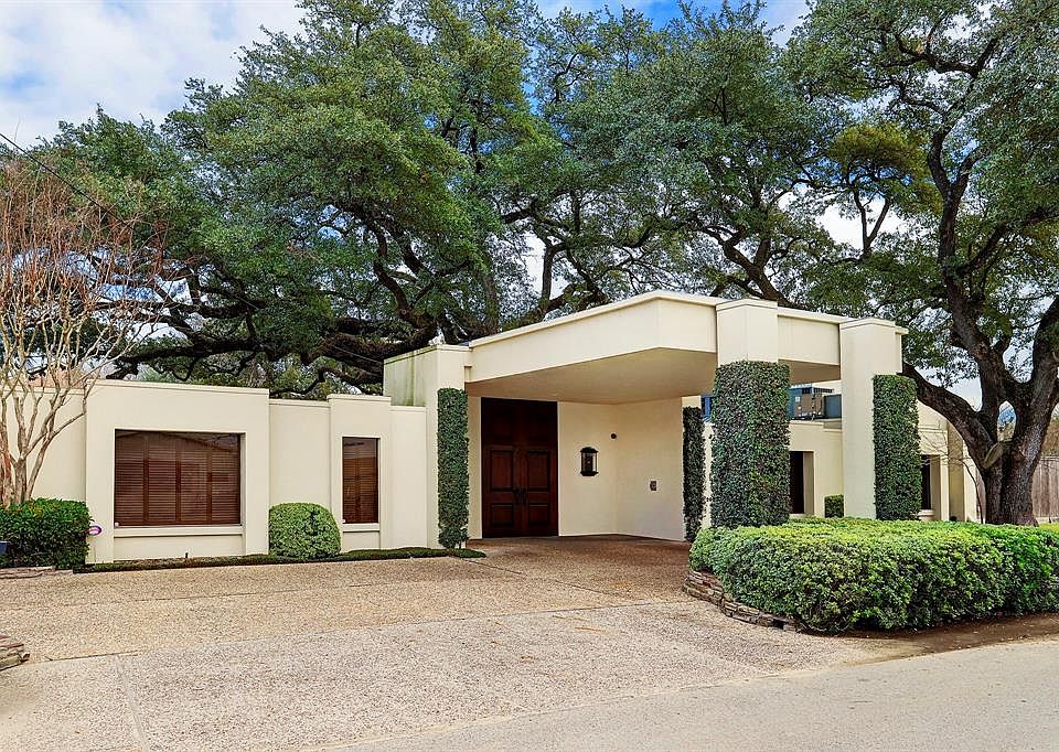 Large Homes for Sale in West University Place