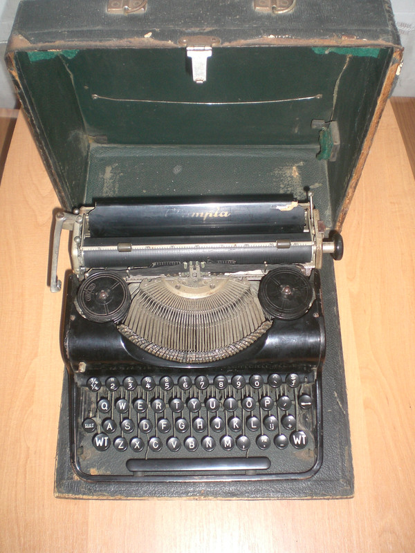 131 - Maquina de escribir Olympia ( 1937 )