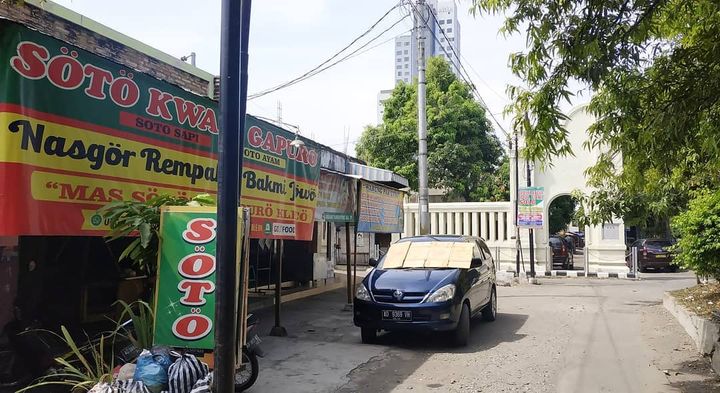 Soto Kwali Gapuro dan Nasgor Rempah MST, tempat sarapan enak di Solo.