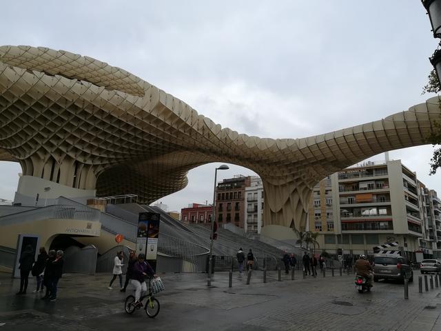 Día Dos: Sevilla Monumental y Triana. - Sevilla, bajo la lluvia de otoño (13)