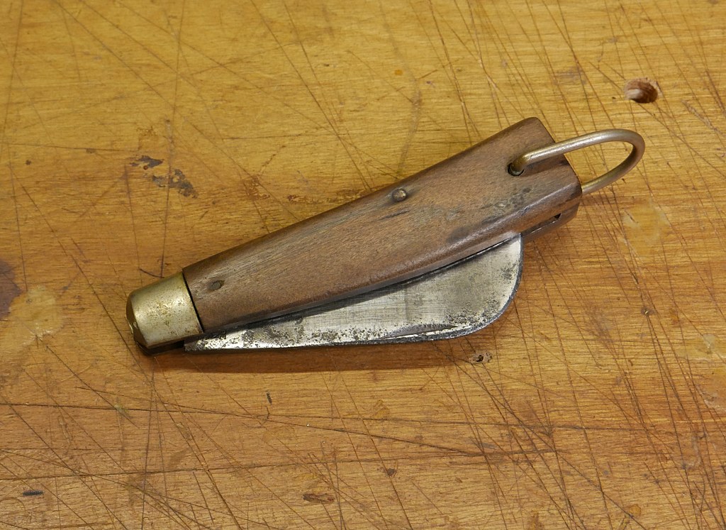 schrade-hook-1.jpg