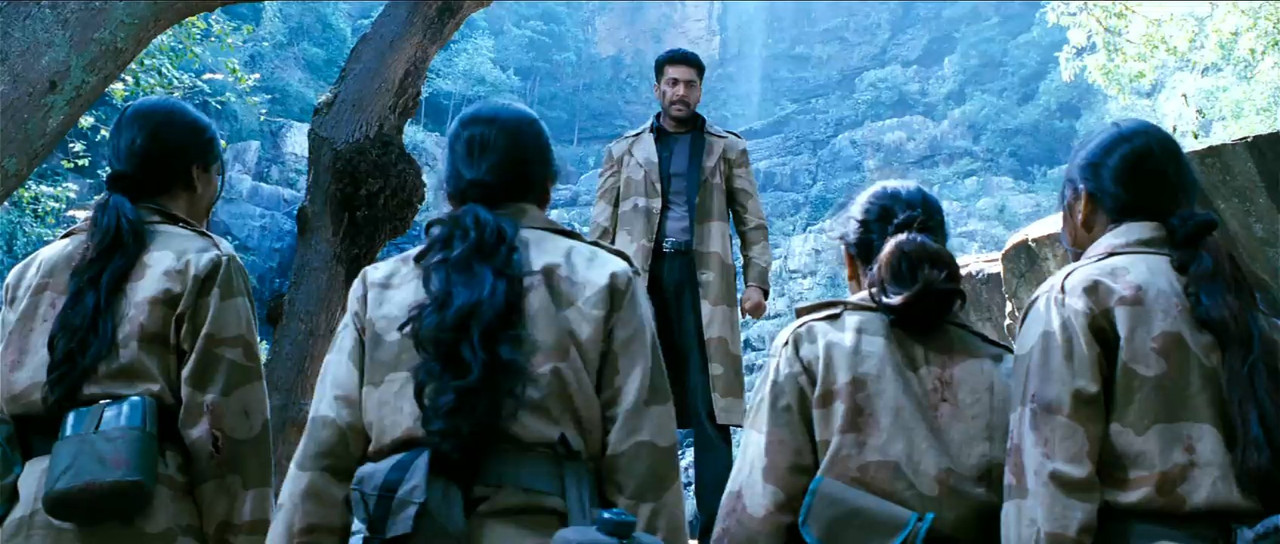 Peranmai 2009 BluRay [Tamil] 480p, 720p ESub Screenshot