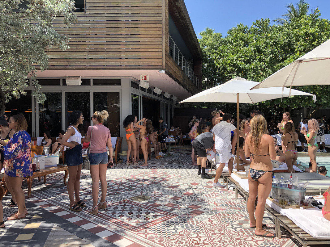 67ACFB8D-303A-4D77-A792-F438D069B2D6