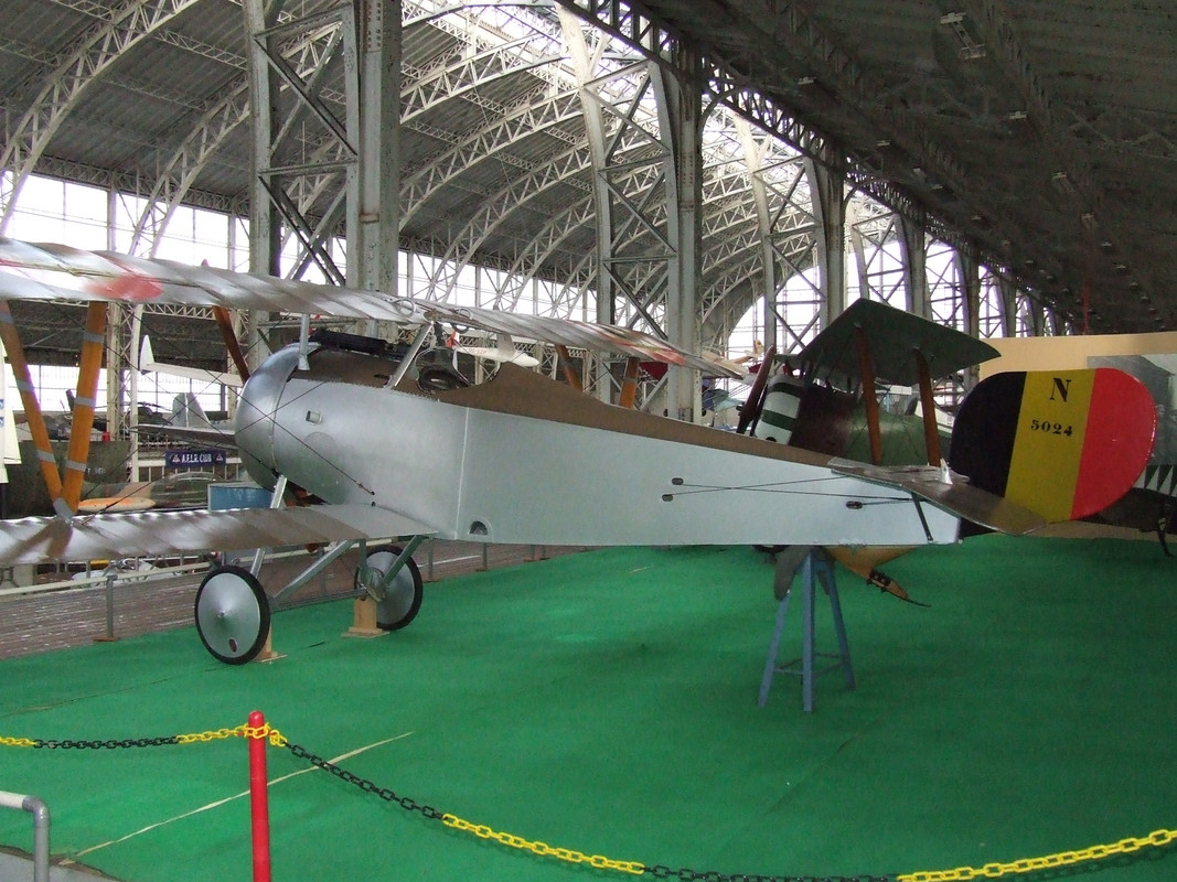 autour du Nieuport ni-17... 181106n23display-1