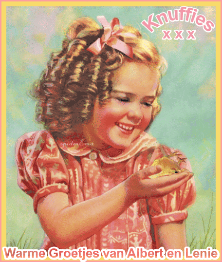 lief-meisje-met-kuikentje-knuffies-warme-groet.gif