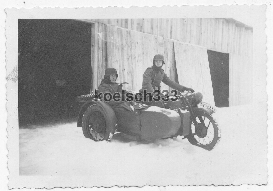 Foto Kradschützen der Wehrmacht mit Motorrad Gespann im Winter in Thorn Polen 41