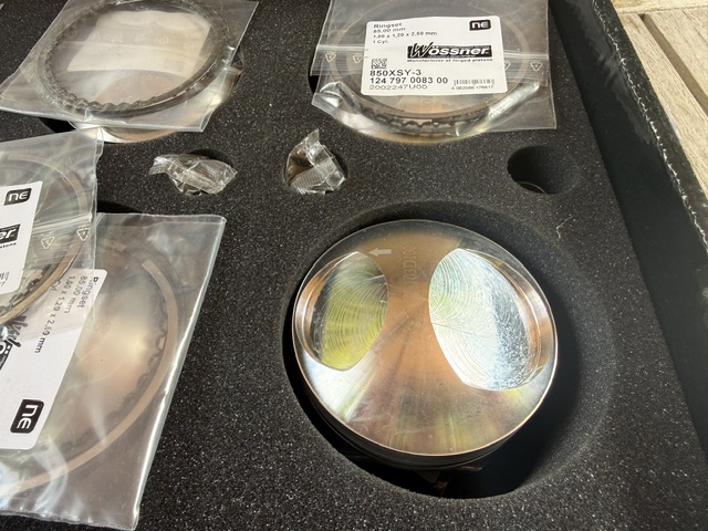 Pistons