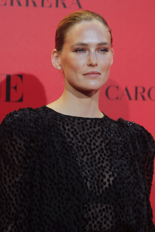 bar-refaeli-at-vogue-spain-30th-anniversary-party-in-madrid-07-1