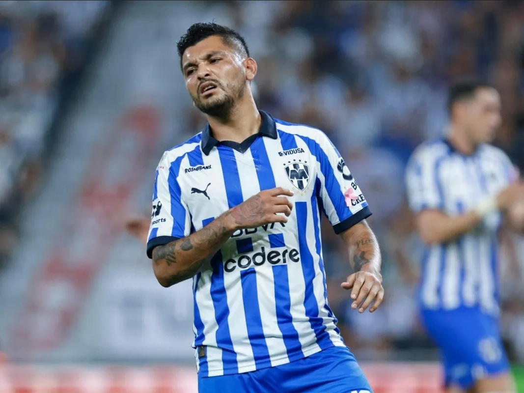 Tecatito Corona pide perdón tras ser detenido por conducir ebrio y recibe multa