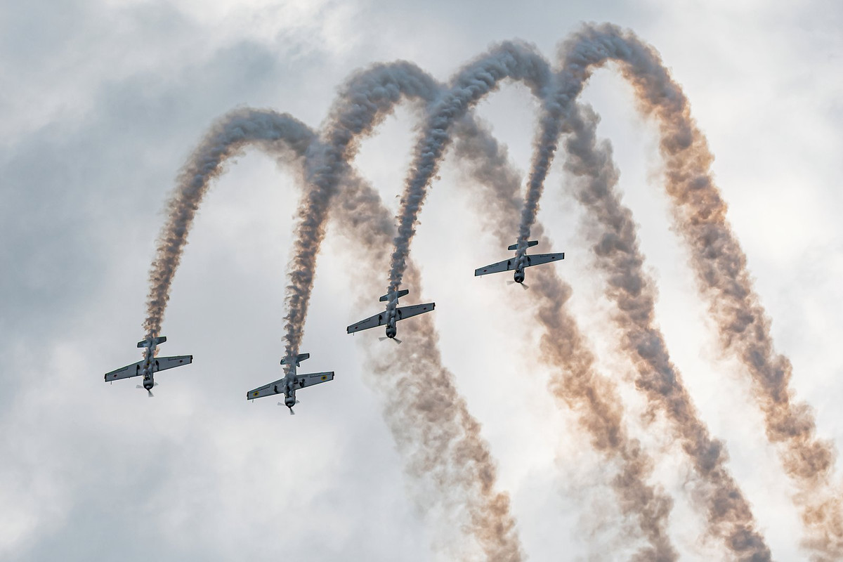 The Yakovlevs Yak-50 & Yak-52 — Henstridge Airfield