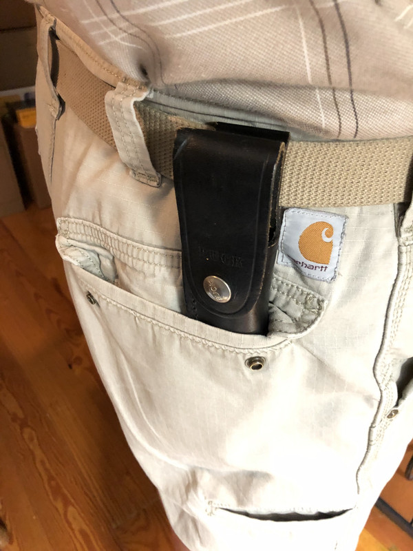 Buck-102-in-back-pocket.jpg