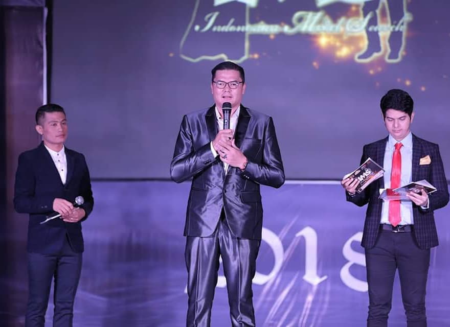 Jerry Lawalata (tengah) ditangkap Satresnarkoba Polres Metro Jakarta Utara di kawasan Kelapa Gading, Jakarta Utara, Kamis malam (11/6/2020).