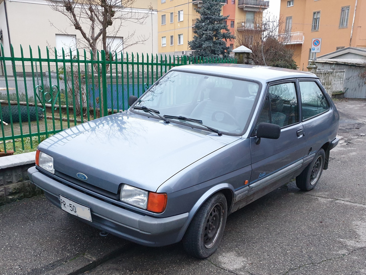 i.postimg.cc/PJTh5FNg/61-1988-Ford-Fiesta-1-1-Friend.jpg