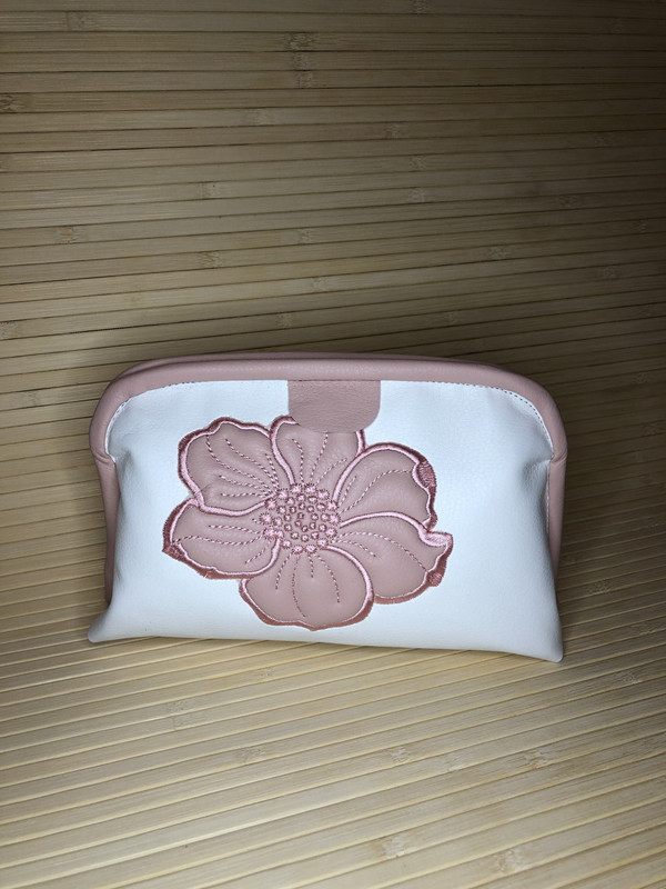 7820F52A-5B48-49A0-9C70-3390DF9BFA3B