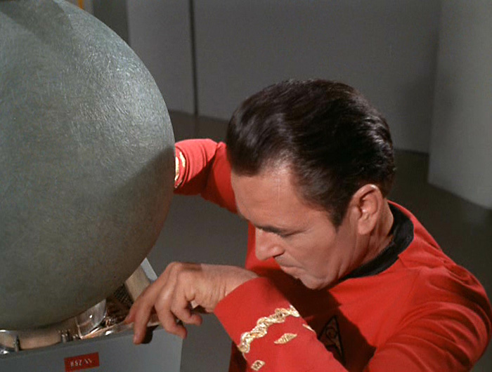 The-Enterprise-Incident-274-zpsbg3e3va8.jpg