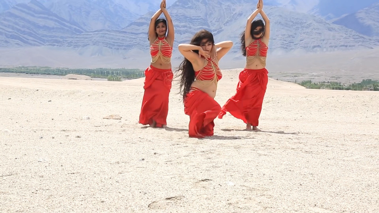 sexy belly dance.mkv_snapshot_00.27.379