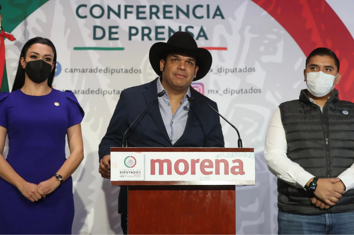 Amenazan al diputado y cantante Marco Flores; cierra su hotel en Zacatecas