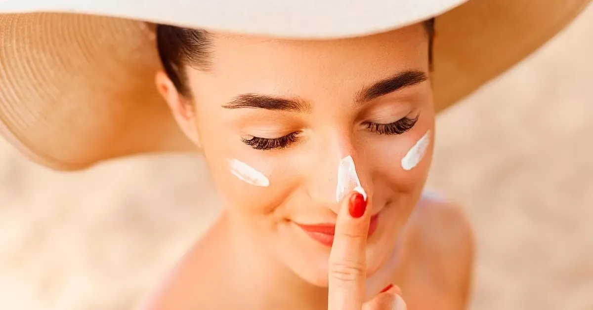 ¿Qué pasa si mezclo base de maquillaje con bloqueador solar?